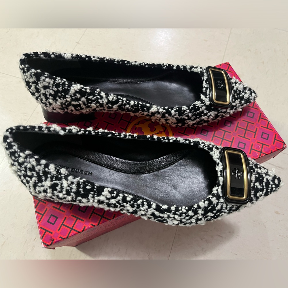 Brand new Tory Burch tweed flat comfortable shoe